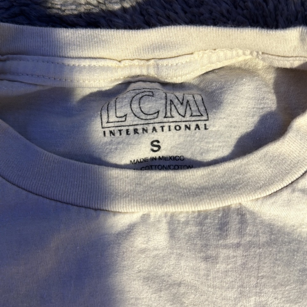 Graphic tee - Picture 2 of 4